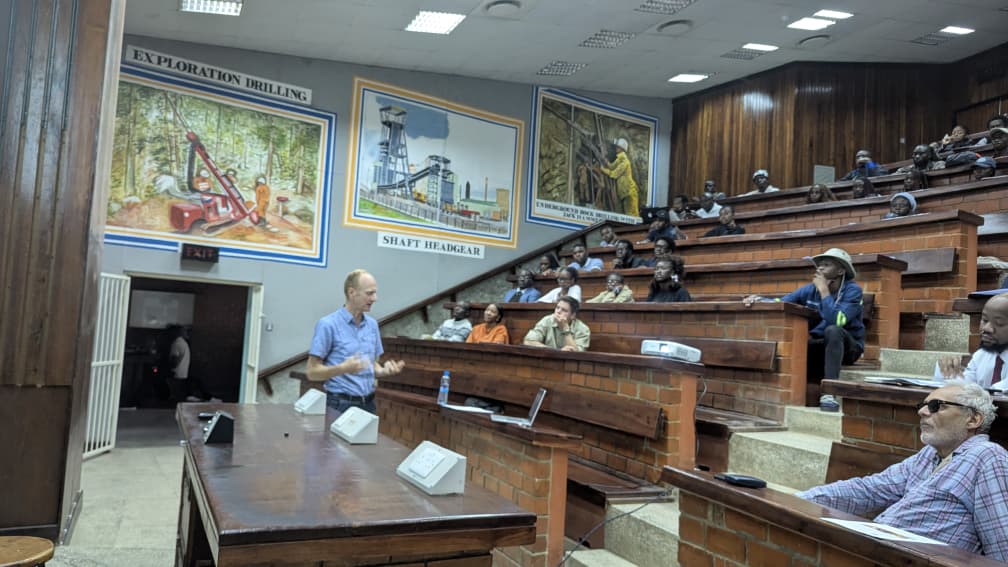 Pieter Vermeesch presenting